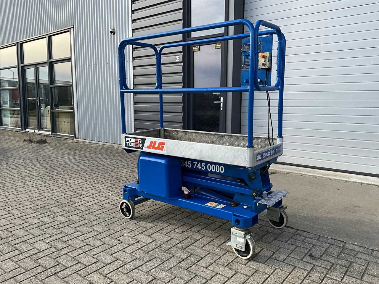 2009 JLG POWER TOWER AERIAL PLATFORM - Piattaforma aerea: foto 4 2009 JLG POWER TOWER AERIAL PLATFORM - Piattaforma aerea: foto 4