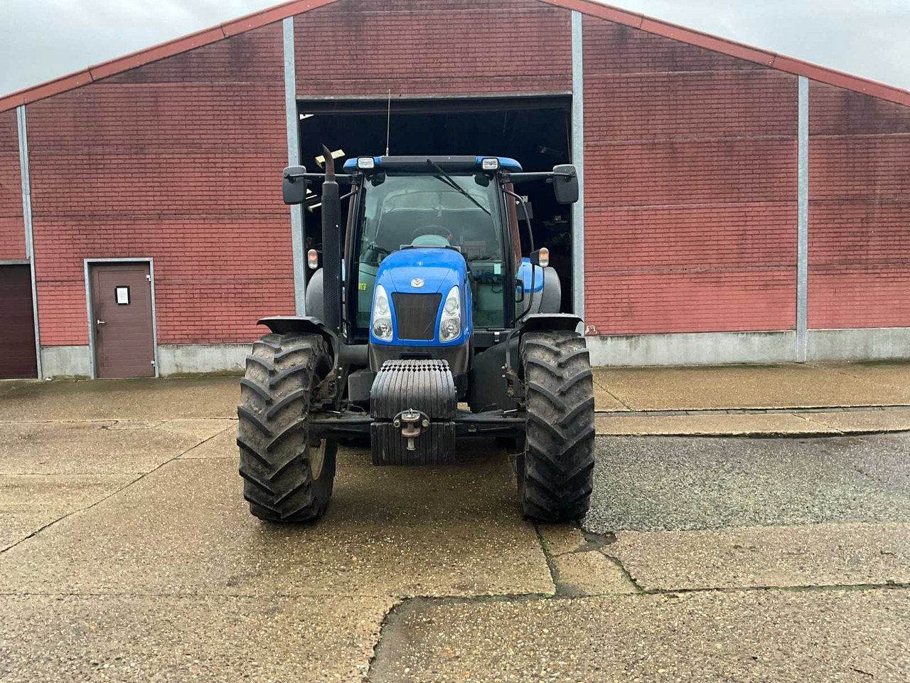 2009 NEW HOLLAND T6050 FOUR WHEEL DRIVE FARM TRACTOR - Trattore: foto 3 2009 NEW HOLLAND T6050 FOUR WHEEL DRIVE FARM TRACTOR - Trattore: foto 3