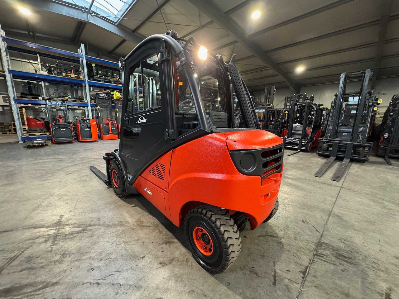 2010 LINDE H30D-01 3.000KG 3.+4. VALVE FORK ADJUSTER TRIPLEX DIESEL FORKLIFT FORKLIFT 10,482 HOURS. - Carrello elevatore: foto 5 2010 LINDE H30D-01 3.000KG 3.+4. VALVE FORK ADJUSTER TRIPLEX DIESEL FORKLIFT FORKLIFT 10,482 HOURS. - Carrello elevatore: foto 5