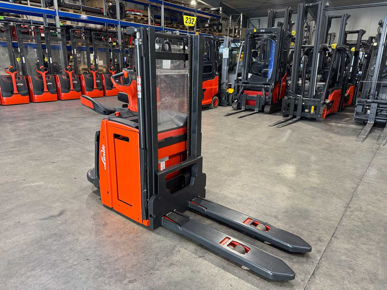 2016 SERVICE + UVV 10/2026 LINDE L14AP EVO 1.400KG SCALE PALLET TRUCK ANT 4.464 HOURS - Carrello elevatore: foto 5 2016 SERVICE + UVV 10/2026 LINDE L14AP EVO 1.400KG SCALE PALLET TRUCK ANT 4.464 HOURS - Carrello elevatore: foto 5