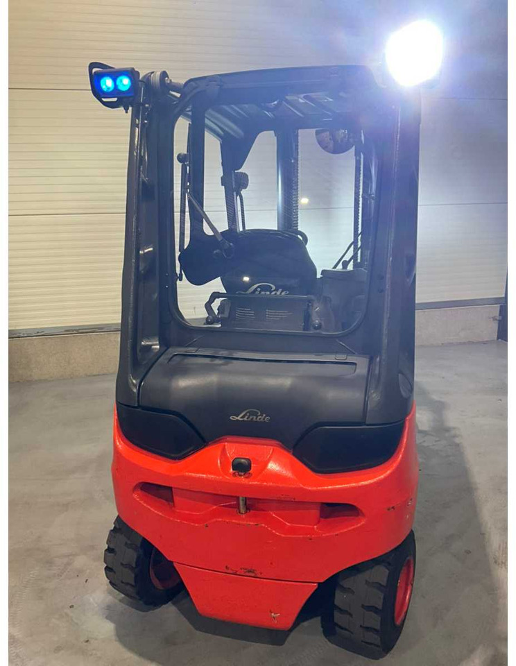 2017 LINDE E30L-01 3000KG FORKLIFT - Carrello elevatore: foto 4 2017 LINDE E30L-01 3000KG FORKLIFT - Carrello elevatore: foto 4