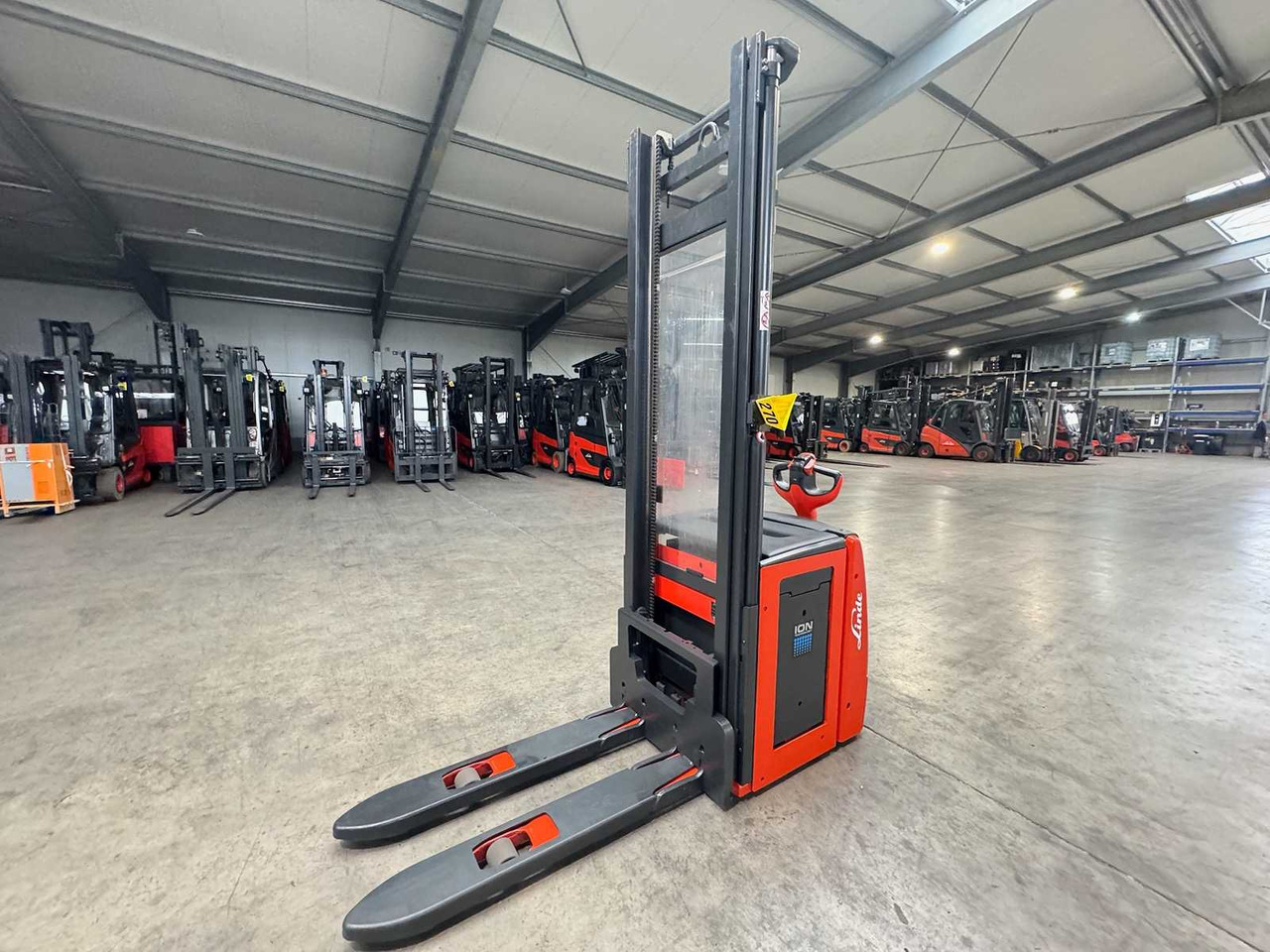 2018 SERVICE +UVV 09/2026 LINDE L14 LITHIUM LI-ION 1.400KG PALLET TRUCK ANT 2.300 HOURS - Carrello elevatore: foto 3 2018 SERVICE +UVV 09/2026 LINDE L14 LITHIUM LI-ION 1.400KG PALLET TRUCK ANT 2.300 HOURS - Carrello elevatore: foto 3