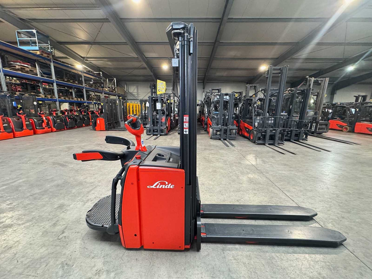 2018 SERVICE + UVV 10/2026 LINDE L14API TRIPLEX 470CM PALLET TRUCK PALLET TRUCK ANT SCALES INITIAL STROKE - Carrello elevatore: foto 3 2018 SERVICE + UVV 10/2026 LINDE L14API TRIPLEX 470CM PALLET TRUCK PALLET TRUCK ANT SCALES INITIAL STROKE - Carrello elevatore: foto 3