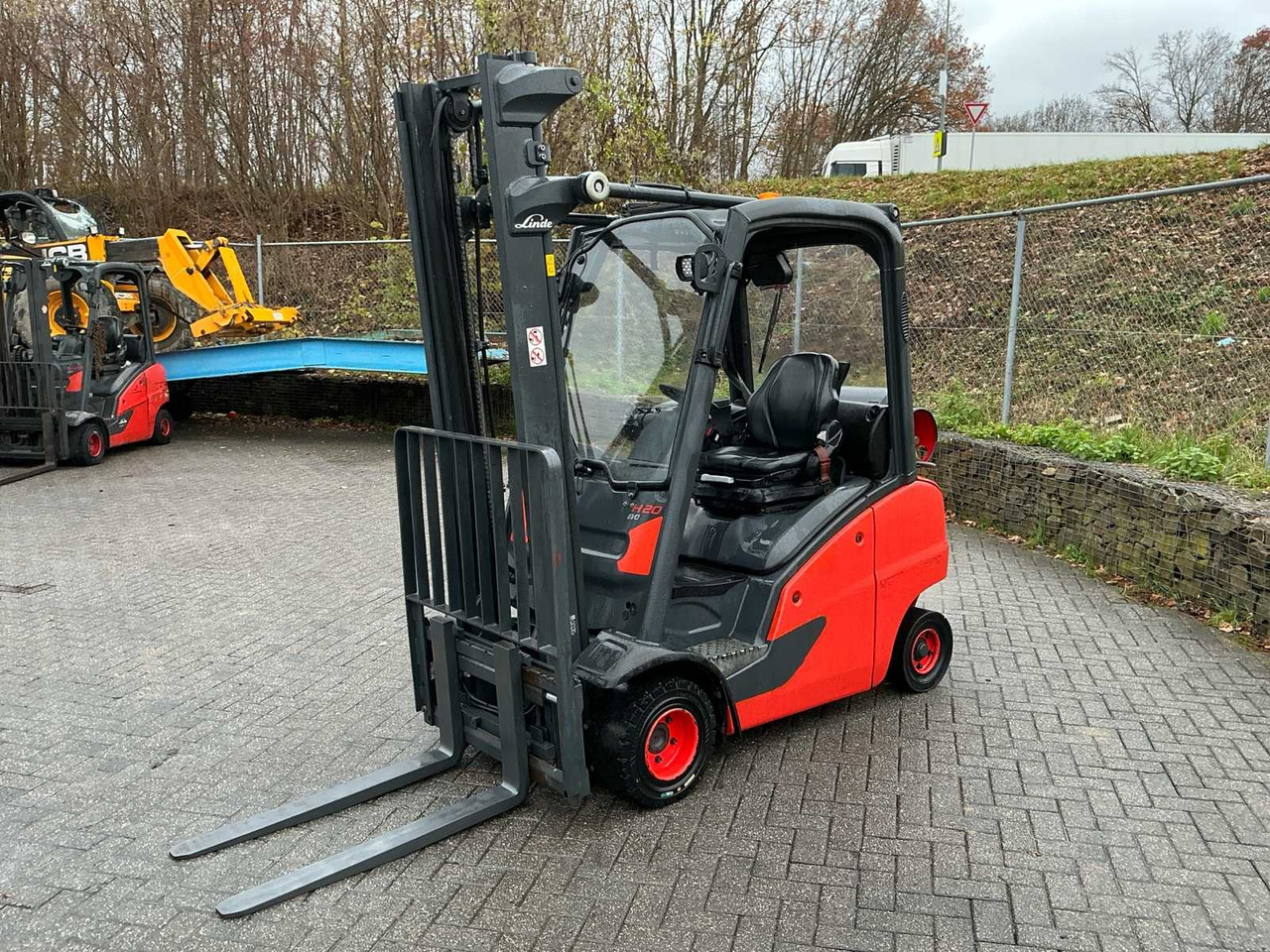 2019 LINDE H20T-01 FORKLIFT TRUCK - Carrello elevatore: foto 1 2019 LINDE H20T-01 FORKLIFT TRUCK - Carrello elevatore: foto 1