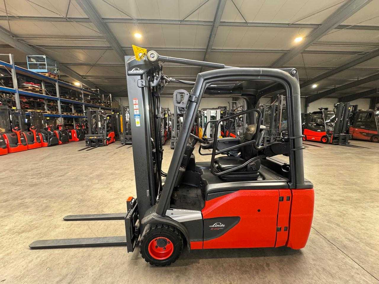 2020 SERVICE+UVV 10/2026 LINDE E20L 2,000KG TRIPLEX 462CM ELECTRIC FORKLIFT 9,940 HOURS - Carrello elevatore: foto 1 2020 SERVICE+UVV 10/2026 LINDE E20L 2,000KG TRIPLEX 462CM ELECTRIC FORKLIFT 9,940 HOURS - Carrello elevatore: foto 1
