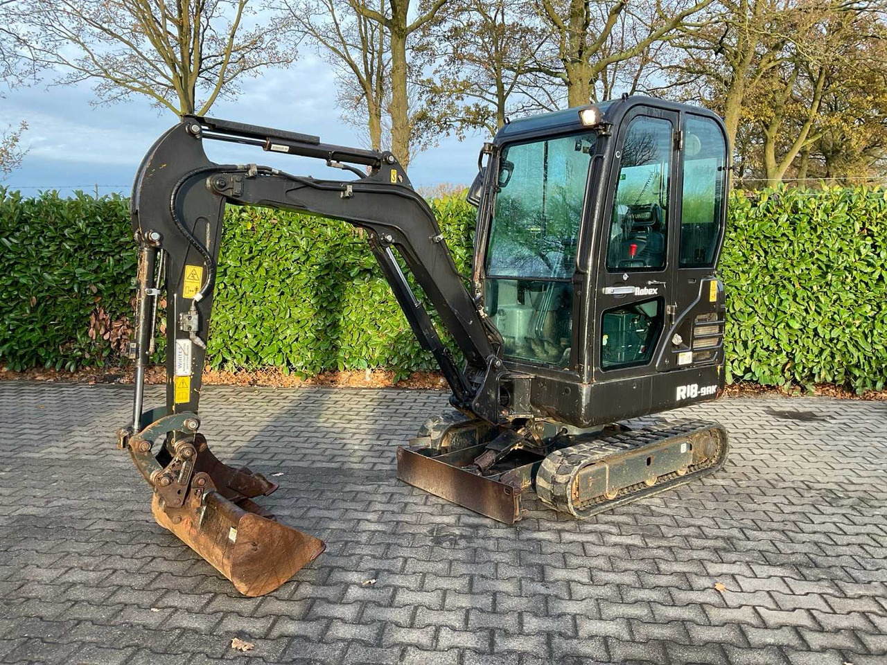 2022 HYUNDAI ROBEX 18-9AK MINI EXCAVATOR - Miniescavatore: foto 1 2022 HYUNDAI ROBEX 18-9AK MINI EXCAVATOR - Miniescavatore: foto 1