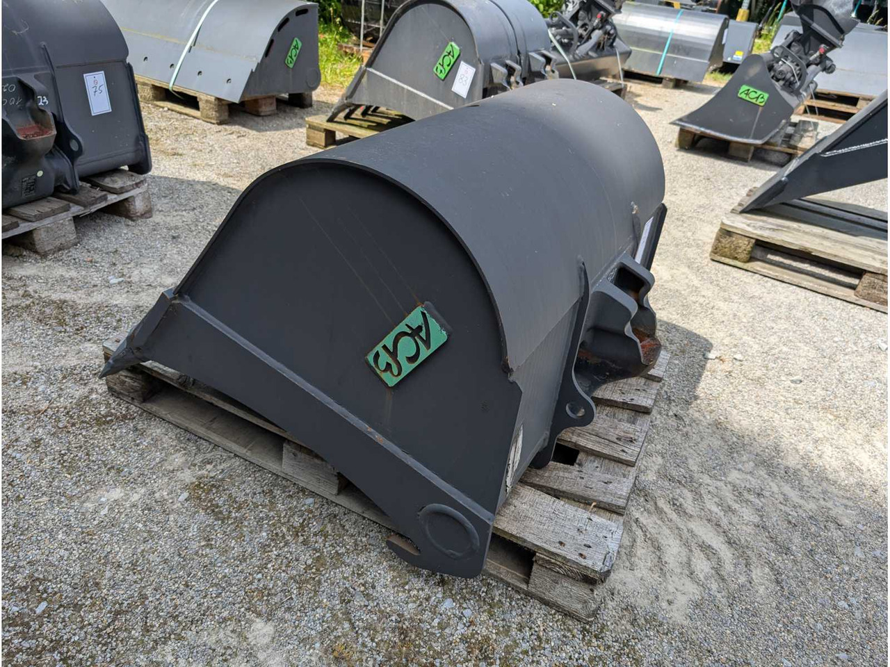 ACB (COUPLEURS & GODETS) - 2021 - LOW SPOON 1000MM - MODULE 3 - 364 LITRES - Pala gommata: foto 3 ACB (COUPLEURS & GODETS) - 2021 - LOW SPOON 1000MM - MODULE 3 - 364 LITRES - Pala gommata: foto 3