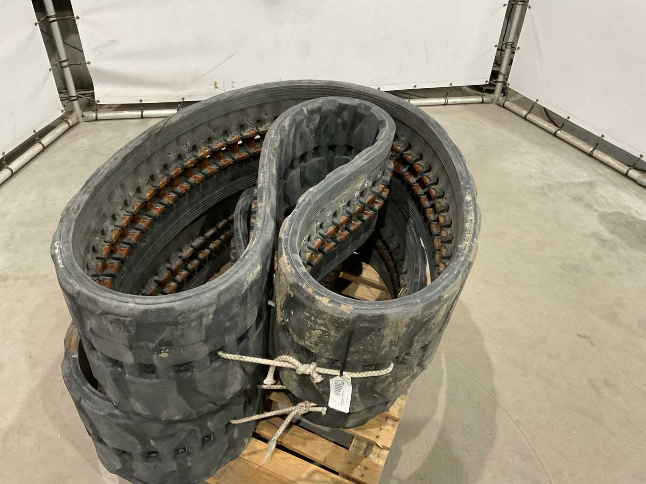 Bridgestone  - Cerchi e pneumatici per Trattore: foto 4 Bridgestone  - Cerchi e pneumatici per Trattore: foto 4