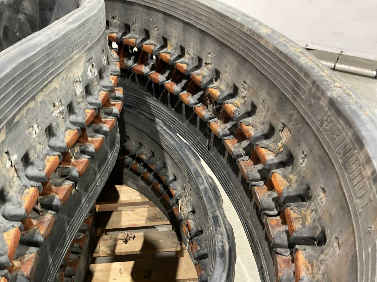 Bridgestone  - Cerchi e pneumatici per Trattore: foto 5 Bridgestone  - Cerchi e pneumatici per Trattore: foto 5