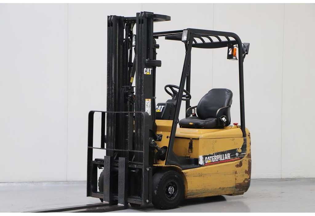CATERPILLAR - EP15KRT - FORKLIFT TRIPLEX - SIDESHIFT, 3590 HOURS - Carrello elevatore: foto 1 CATERPILLAR - EP15KRT - FORKLIFT TRIPLEX - SIDESHIFT, 3590 HOURS - Carrello elevatore: foto 1