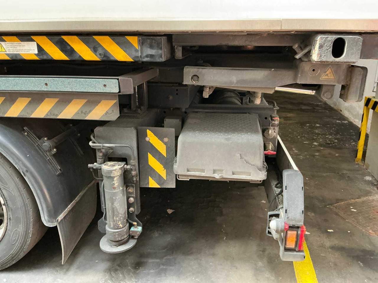 Camion 2002 MERCEDES-BENZ WBC22 CATERING TRUCK: foto 11 Camion 2002 MERCEDES-BENZ WBC22 CATERING TRUCK: foto 11