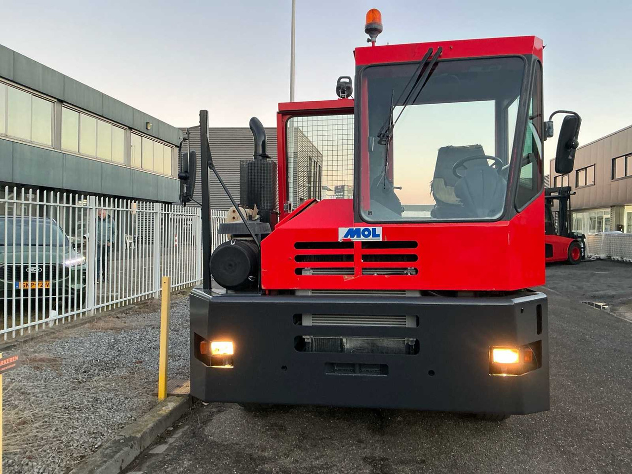 2005 MOL YT200/4X2 TERMINAL TRUCK - Camion: foto 2 2005 MOL YT200/4X2 TERMINAL TRUCK - Camion: foto 2