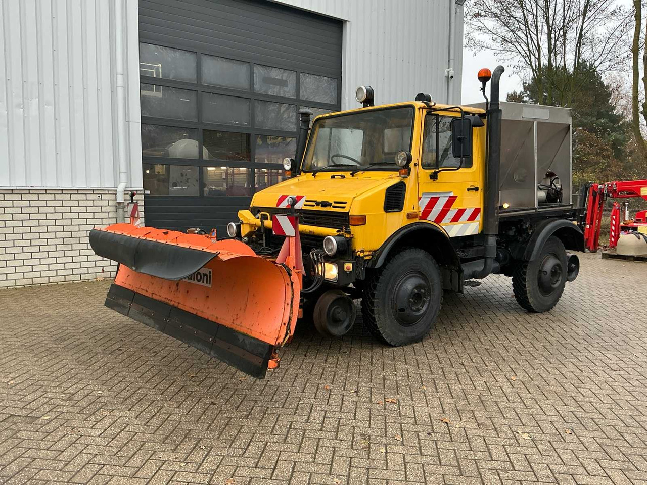 MERCEDES U1400 UNIMOG - Camion: foto 1 MERCEDES U1400 UNIMOG - Camion: foto 1