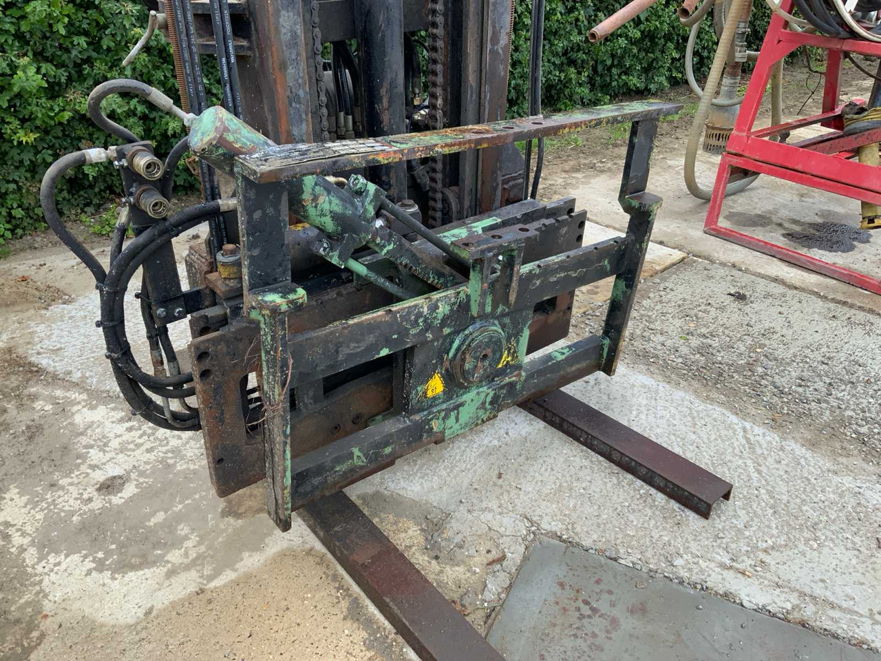 Duplex lifting mast with tilter - Caricatore frontale per trattori: foto 4 Duplex lifting mast with tilter - Caricatore frontale per trattori: foto 4