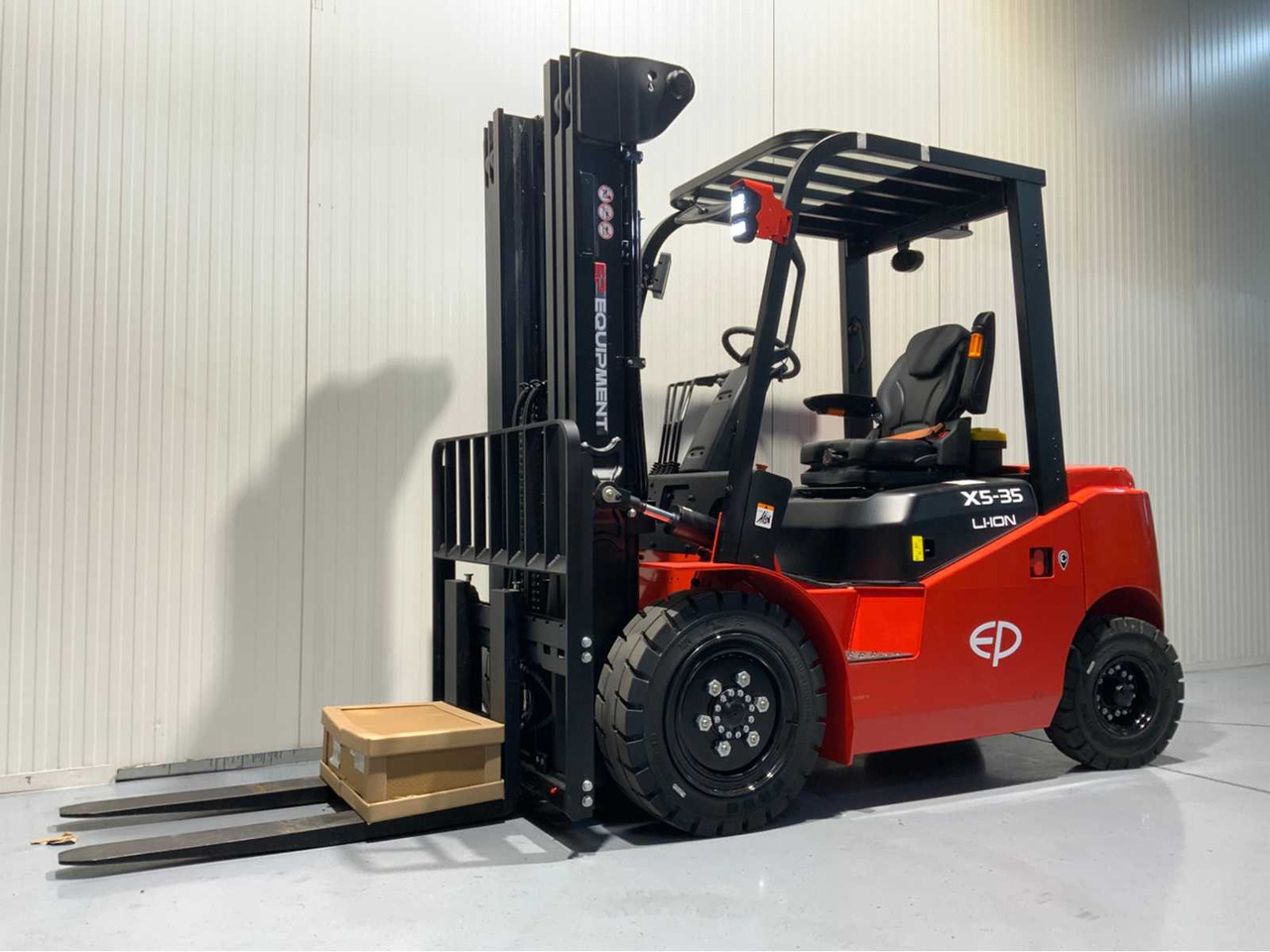 EP 3500KG LIFTING CAPACITY- 4.8 METER PLYWOOD, FREE-LIFT, SIDE-SHIFT FORKLIFT - Carrello elevatore: foto 1 EP 3500KG LIFTING CAPACITY- 4.8 METER PLYWOOD, FREE-LIFT, SIDE-SHIFT FORKLIFT - Carrello elevatore: foto 1