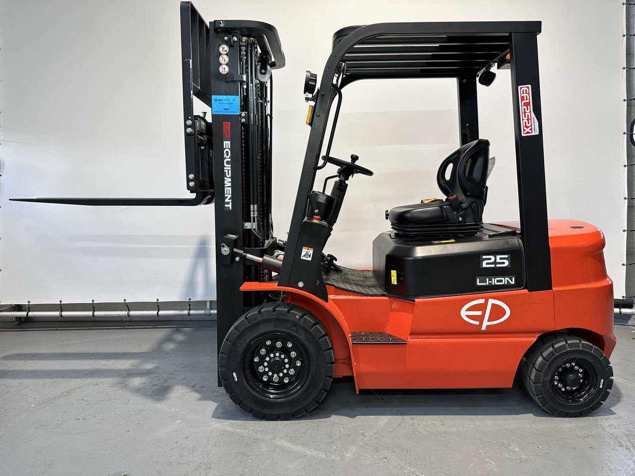 EP - EFL 252 X - FORK POSITIONER, SIDESHIFT, TRIPLEX, FORKLIFT 2025 - Carrello elevatore: foto 5 EP - EFL 252 X - FORK POSITIONER, SIDESHIFT, TRIPLEX, FORKLIFT 2025 - Carrello elevatore: foto 5