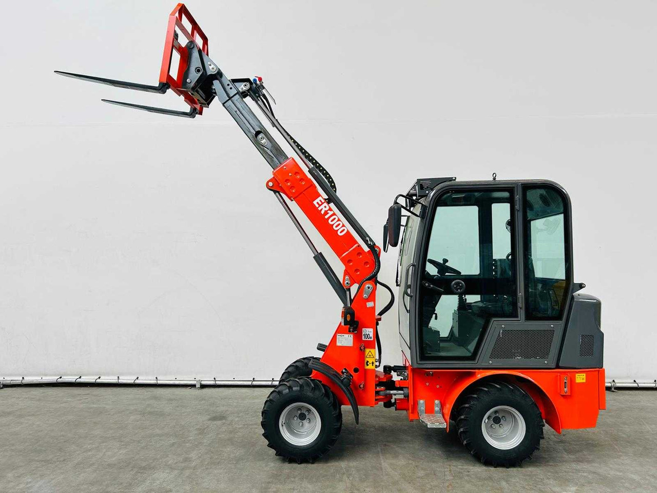 EVERUN - 2025 - ER1000 - TELESCOPIC ARTICULATED WHEEL LOADER KUBOTA EURO5 - Pala gommata: foto 3 EVERUN - 2025 - ER1000 - TELESCOPIC ARTICULATED WHEEL LOADER KUBOTA EURO5 - Pala gommata: foto 3