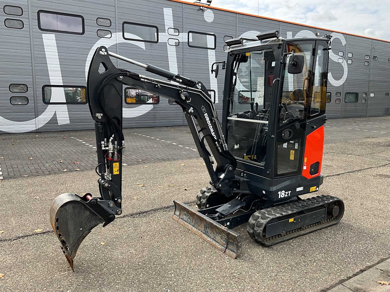 Eurocomach 18ZT - Miniescavatore: foto 1 Eurocomach 18ZT - Miniescavatore: foto 1