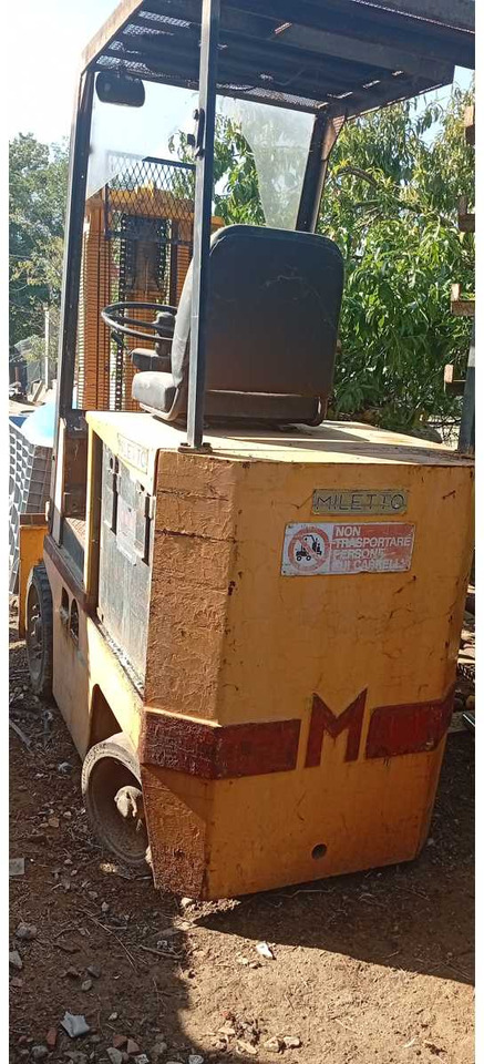 FORKLIFT - 1979 - Carrello elevatore: foto 4 FORKLIFT - 1979 - Carrello elevatore: foto 4