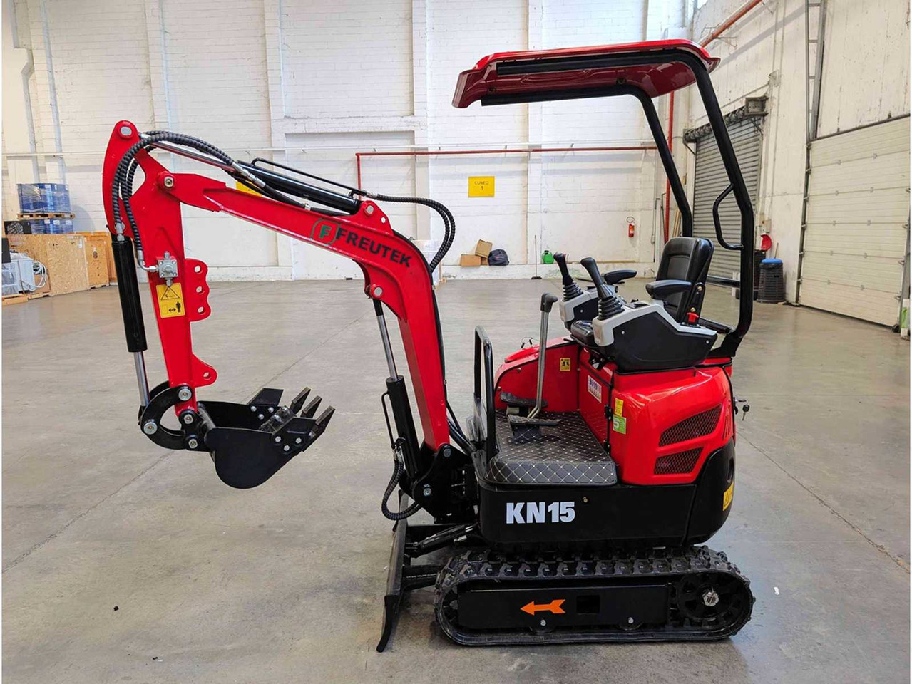 FREUTEK EKN0015 HEAVY DUTY DIESEL MINI-EXCAVATOR 8,6 KW - Miniescavatore: foto 1 FREUTEK EKN0015 HEAVY DUTY DIESEL MINI-EXCAVATOR 8,6 KW - Miniescavatore: foto 1