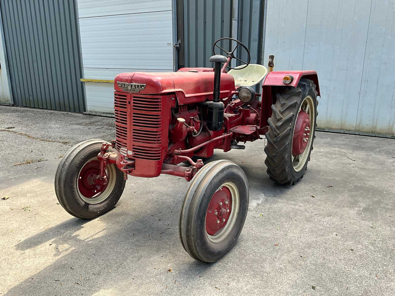 Farmall DGD-4 - Trattore: foto 1 Farmall DGD-4 - Trattore: foto 1