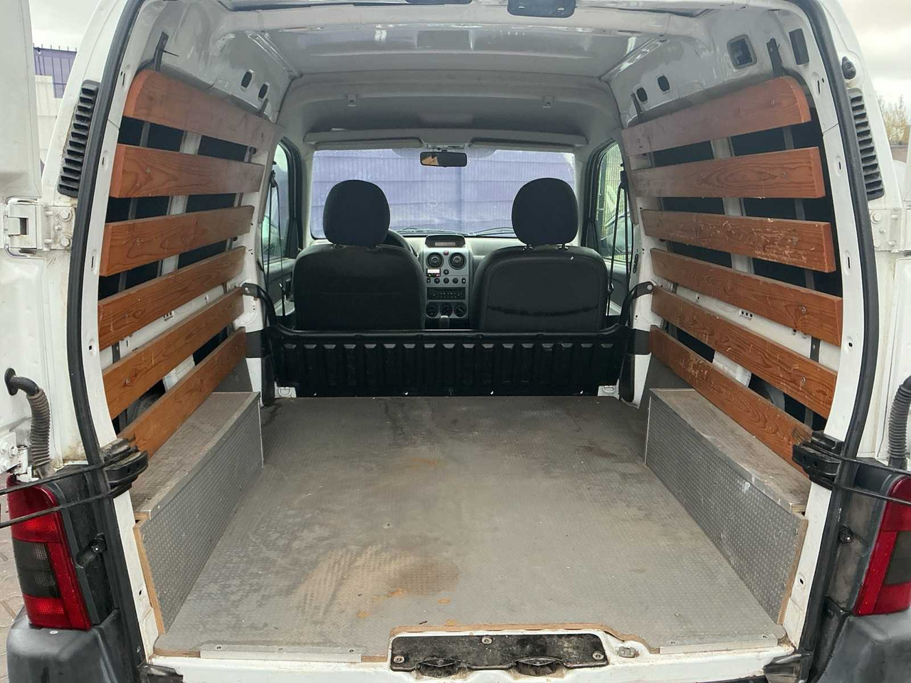 2005 - PEUGEOT - PARTNER - 170C 1.9 D AVANTAGE - COMMERCIAL VEHICLE - Furgone: foto 5 2005 - PEUGEOT - PARTNER - 170C 1.9 D AVANTAGE - COMMERCIAL VEHICLE - Furgone: foto 5