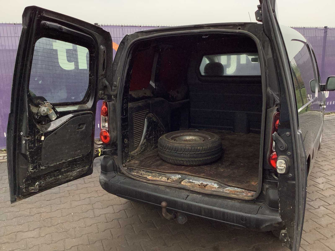 2013 - PEUGEOT - PARTNER - 120 1.6 HDI L1XR PR+ - COMMERCIAL VEHICLE - Furgone: foto 5 2013 - PEUGEOT - PARTNER - 120 1.6 HDI L1XR PR+ - COMMERCIAL VEHICLE - Furgone: foto 5