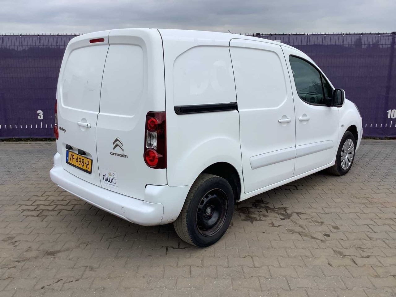 2015 - CITROEN - BERLINGO - 1.6 HDI 90 COMFORT - COMMERCIAL VEHICLE - Furgone: foto 4 2015 - CITROEN - BERLINGO - 1.6 HDI 90 COMFORT - COMMERCIAL VEHICLE - Furgone: foto 4