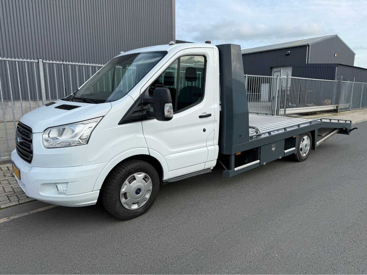 FORD - TRANSIT - TIJHOF CAR TRANSPORTER - COMMERCIAL VEHICLE - 2016 - Furgone: foto 1 FORD - TRANSIT - TIJHOF CAR TRANSPORTER - COMMERCIAL VEHICLE - 2016 - Furgone: foto 1