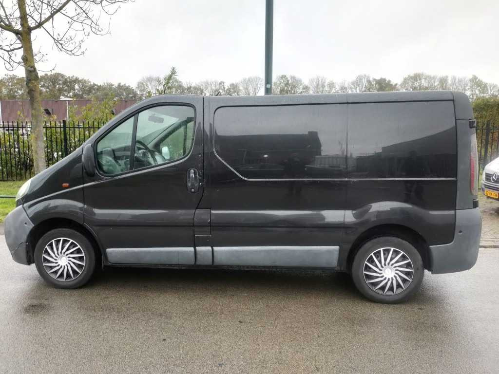 OPEL - VIVARO - 1.9 CDTI L1H1 DC - 39-BS-GV - Furgone: foto 4 OPEL - VIVARO - 1.9 CDTI L1H1 DC - 39-BS-GV - Furgone: foto 4