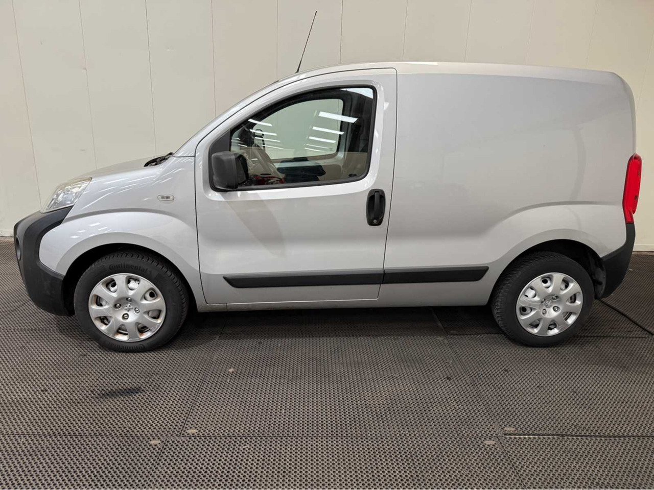 PEUGEOT - BIPPER - COMMERCIAL VEHICLE - 2013 - Furgone: foto 2 PEUGEOT - BIPPER - COMMERCIAL VEHICLE - 2013 - Furgone: foto 2