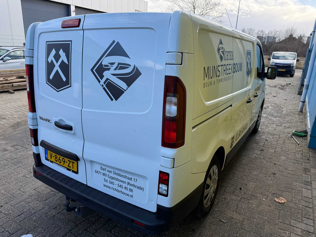 RENAULT - TRAFIC - 1.6 DCI T27 L1H1 COM YEAR: 2019 V-869-ZT - Furgone: foto 5 RENAULT - TRAFIC - 1.6 DCI T27 L1H1 COM YEAR: 2019 V-869-ZT - Furgone: foto 5