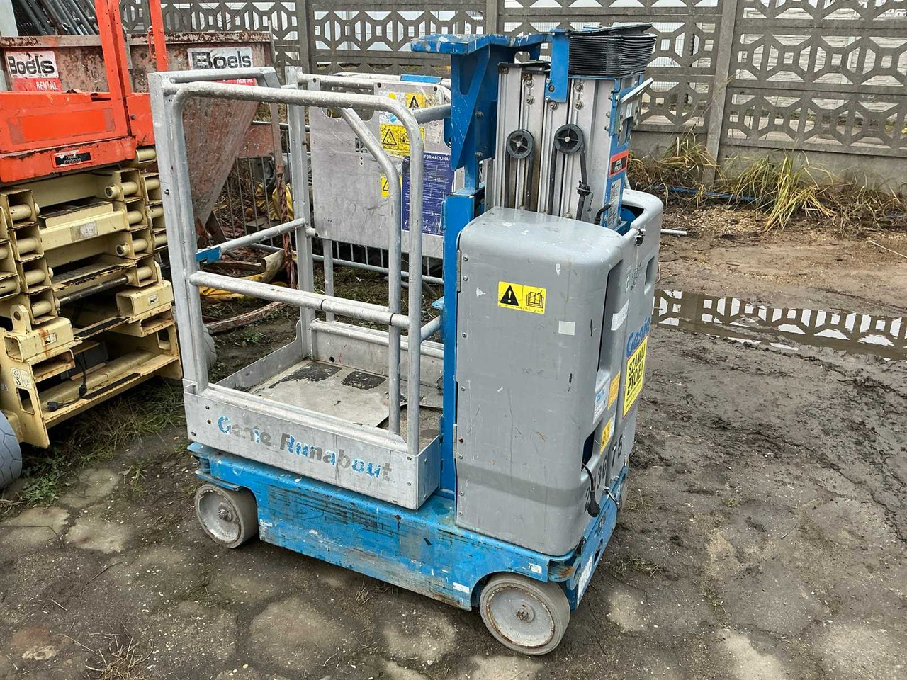 GENIE - GR-15 - AERIAL WORK PLATFORMS - 2015 (77293675) - Piattaforma aerea: foto 1 GENIE - GR-15 - AERIAL WORK PLATFORMS - 2015 (77293675) - Piattaforma aerea: foto 1