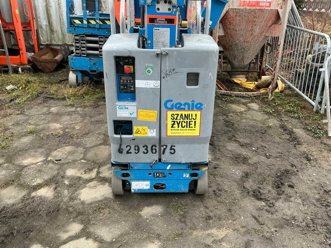 GENIE - GR-15 - AERIAL WORK PLATFORMS - 2015 (77293675) - Piattaforma aerea: foto 4 GENIE - GR-15 - AERIAL WORK PLATFORMS - 2015 (77293675) - Piattaforma aerea: foto 4