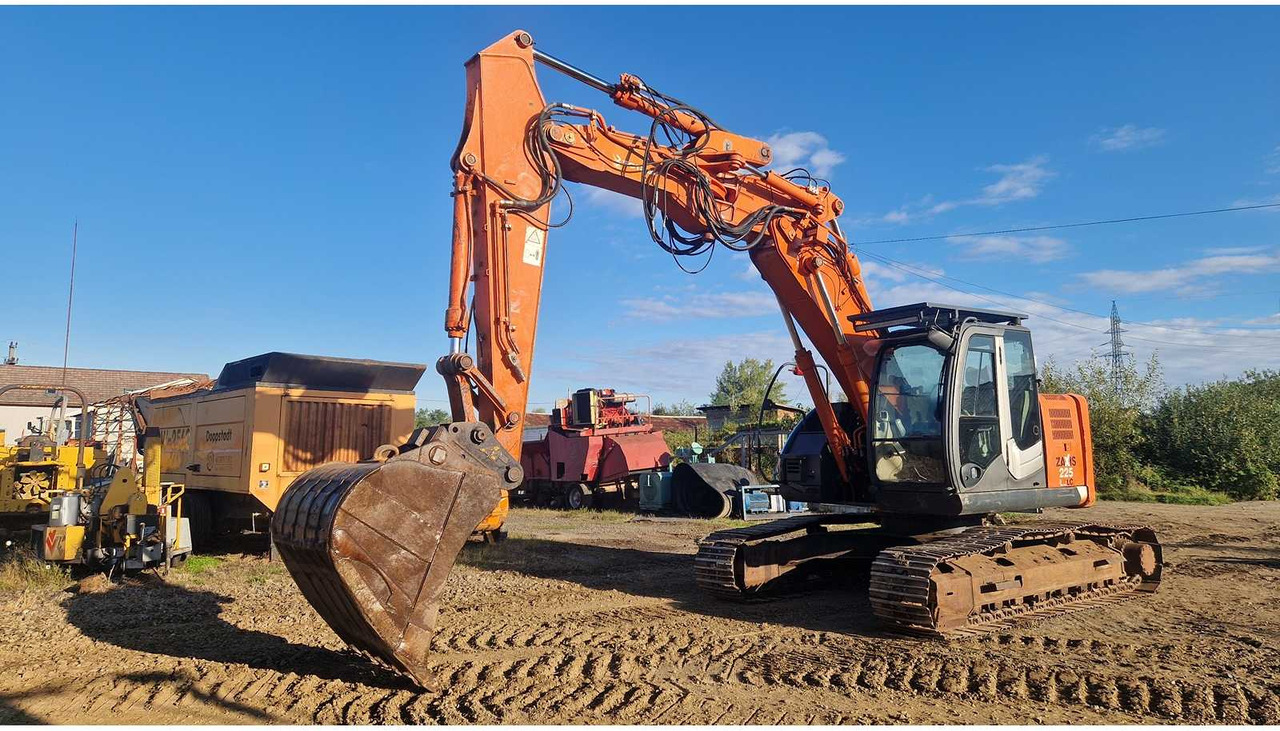 HITACHI - ZAXIS 225 - TRACKED EXCAVATOR - 2006 - Escavatore: foto 1 HITACHI - ZAXIS 225 - TRACKED EXCAVATOR - 2006 - Escavatore: foto 1