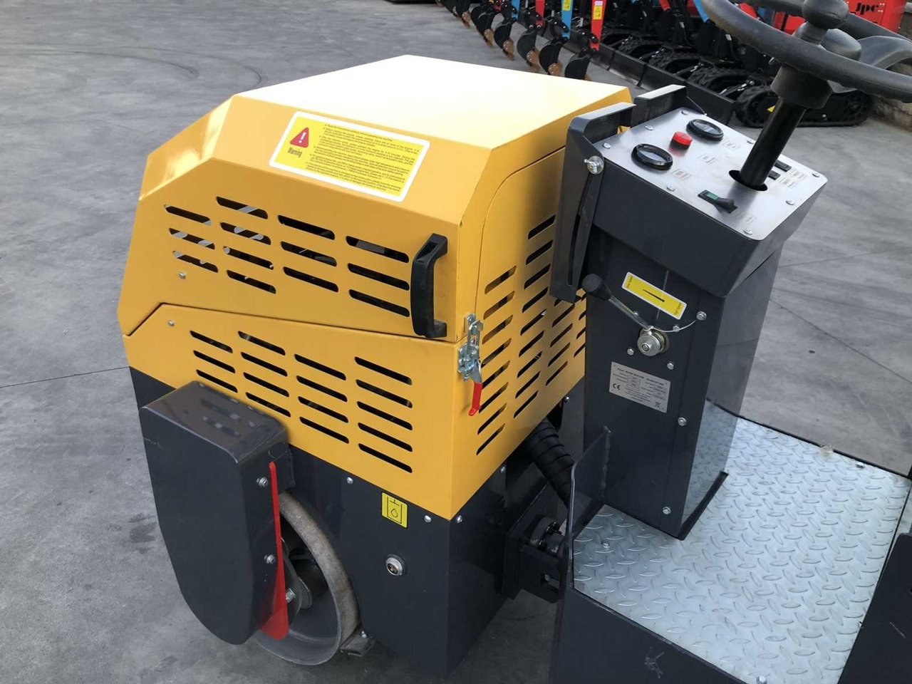 HT1000 Vibratory Roller - Rullo compattatore/ Rullo compressore: foto 3 HT1000 Vibratory Roller - Rullo compattatore/ Rullo compressore: foto 3