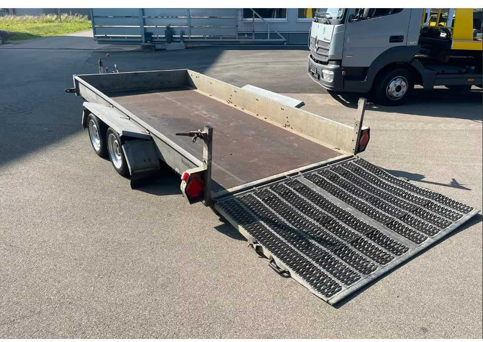 Humbaur Maschinentransporter - Rimorchio agricolo: foto 1 Humbaur Maschinentransporter - Rimorchio agricolo: foto 1