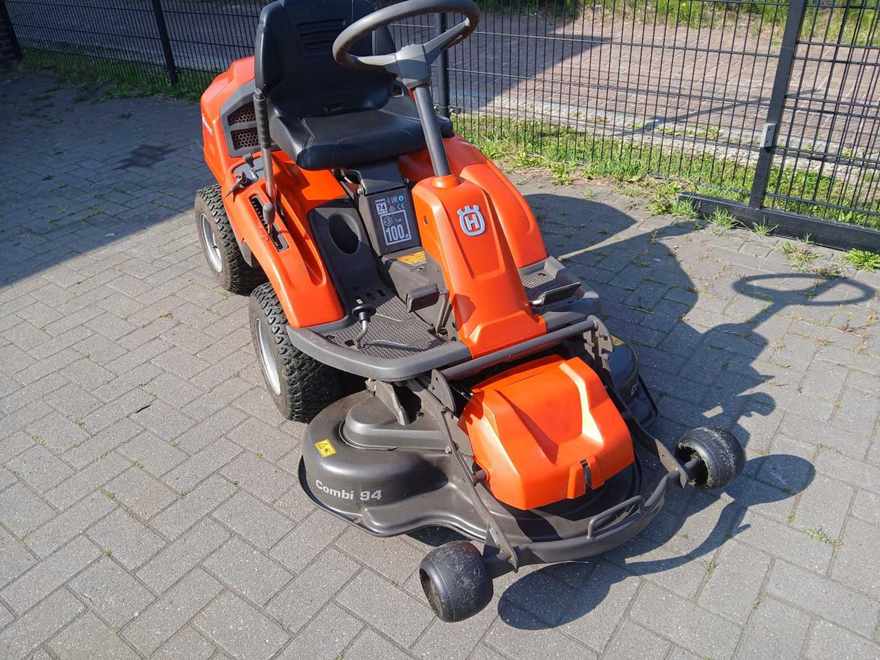 Husqvarna R213c - Tagliaerba: foto 5 Husqvarna R213c - Tagliaerba: foto 5
