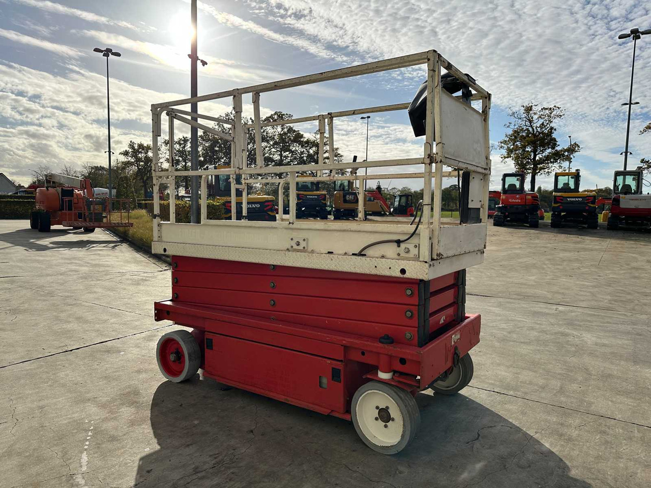 JLG - 2002 - 2646 - AERIAL PLATFORM - SCISSOR LIFT - Piattaforma aerea: foto 4 JLG - 2002 - 2646 - AERIAL PLATFORM - SCISSOR LIFT - Piattaforma aerea: foto 4