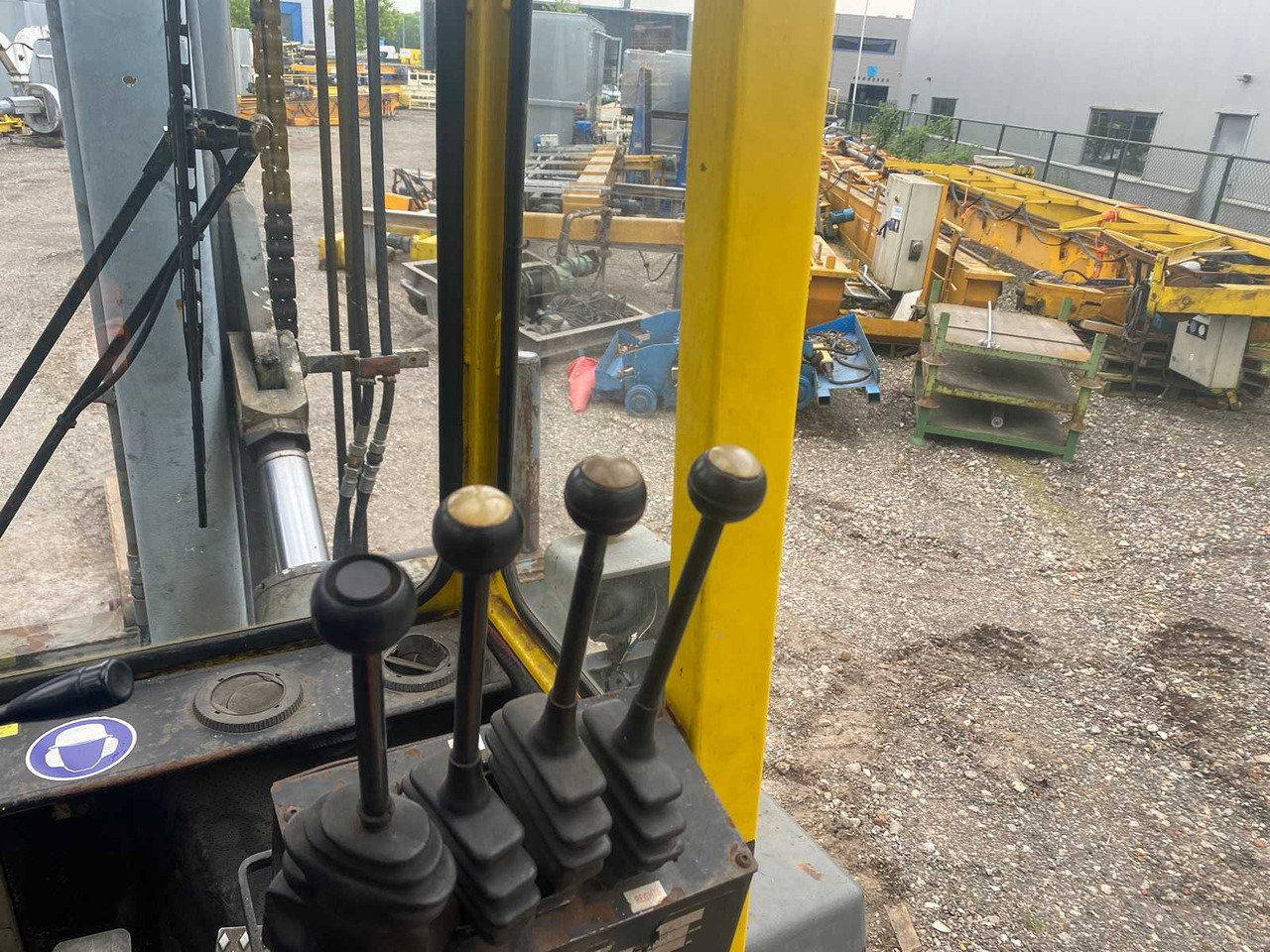 KALMAR - DC 12-600 - DIESEL FORKLIFT WITH FORK POSITIONER - Carrello elevatore: foto 5 KALMAR - DC 12-600 - DIESEL FORKLIFT WITH FORK POSITIONER - Carrello elevatore: foto 5