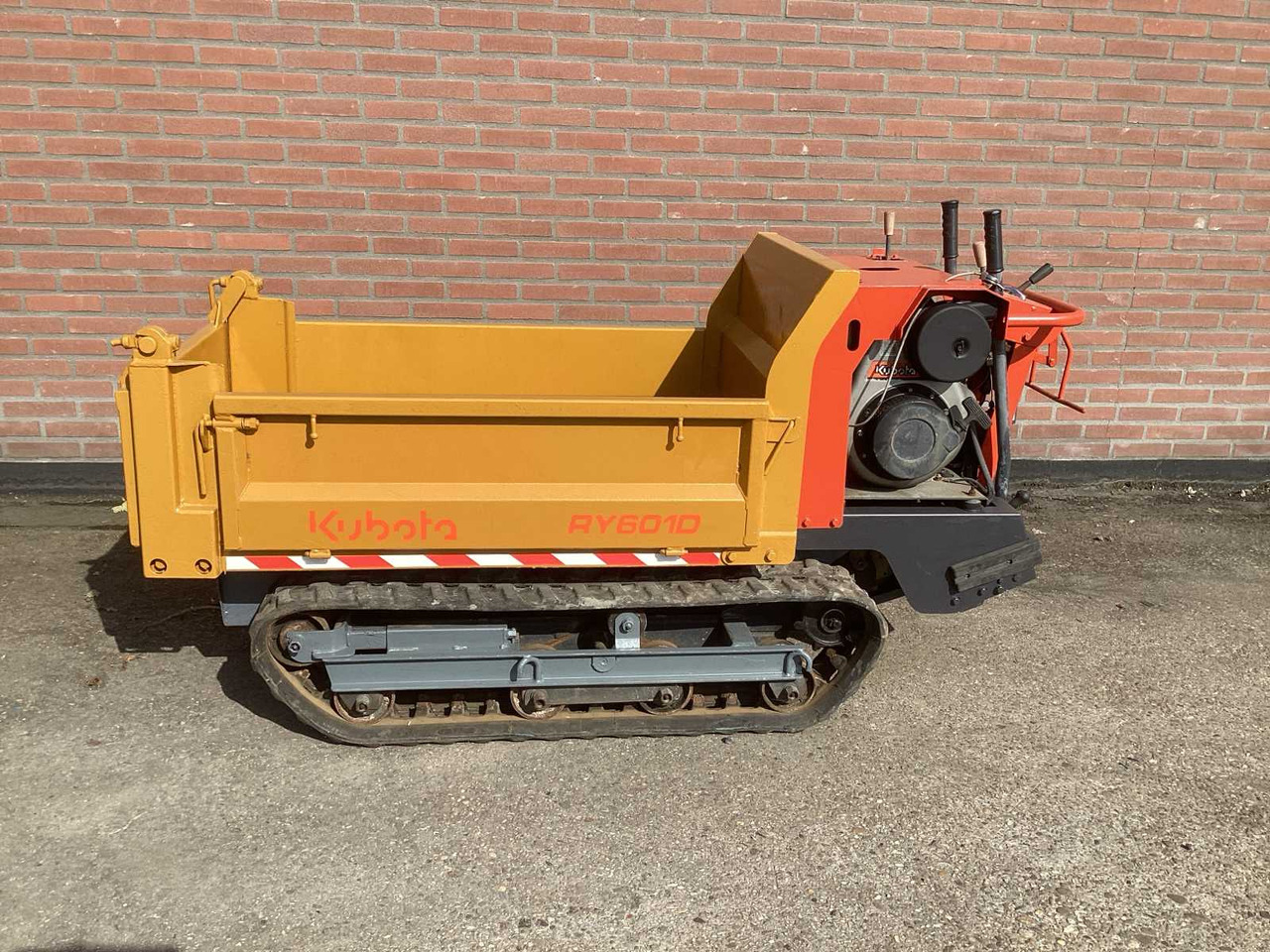 KUBOTA RY601D-3 - Dumper: foto 1 KUBOTA RY601D-3 - Dumper: foto 1