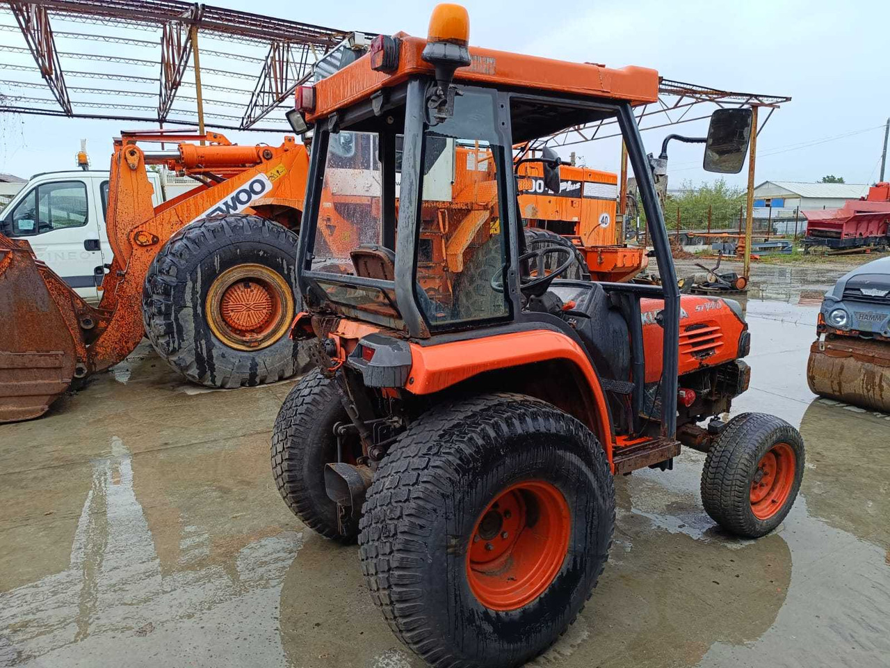 KUBOTA - STV40 - 4-WHEEL DRIVE TRACTOR - Trattore: foto 2 KUBOTA - STV40 - 4-WHEEL DRIVE TRACTOR - Trattore: foto 2