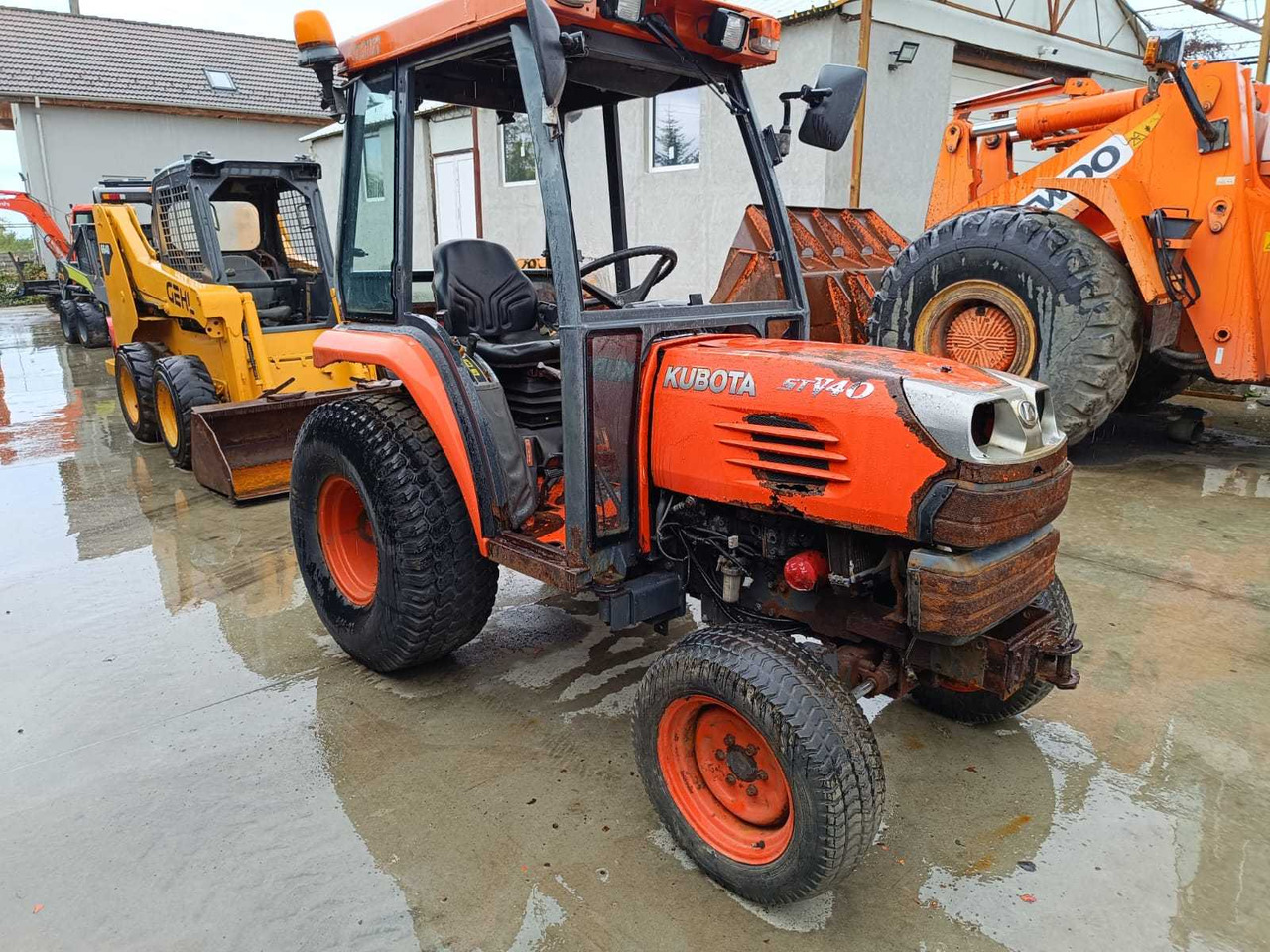 KUBOTA - STV40 - 4-WHEEL DRIVE TRACTOR - Trattore: foto 1 KUBOTA - STV40 - 4-WHEEL DRIVE TRACTOR - Trattore: foto 1