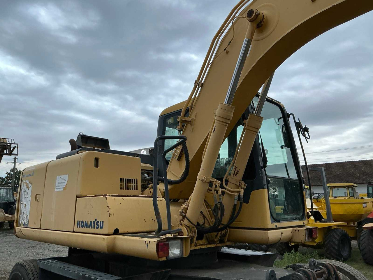 Escavatore gommato Komatsu PW 130 -7K: foto 31