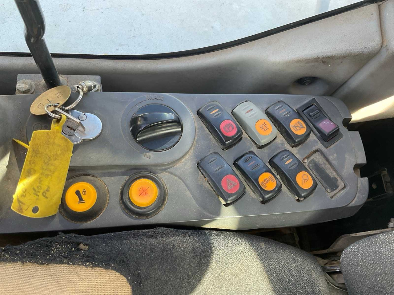 Escavatore gommato Komatsu PW 98MR-6: foto 31