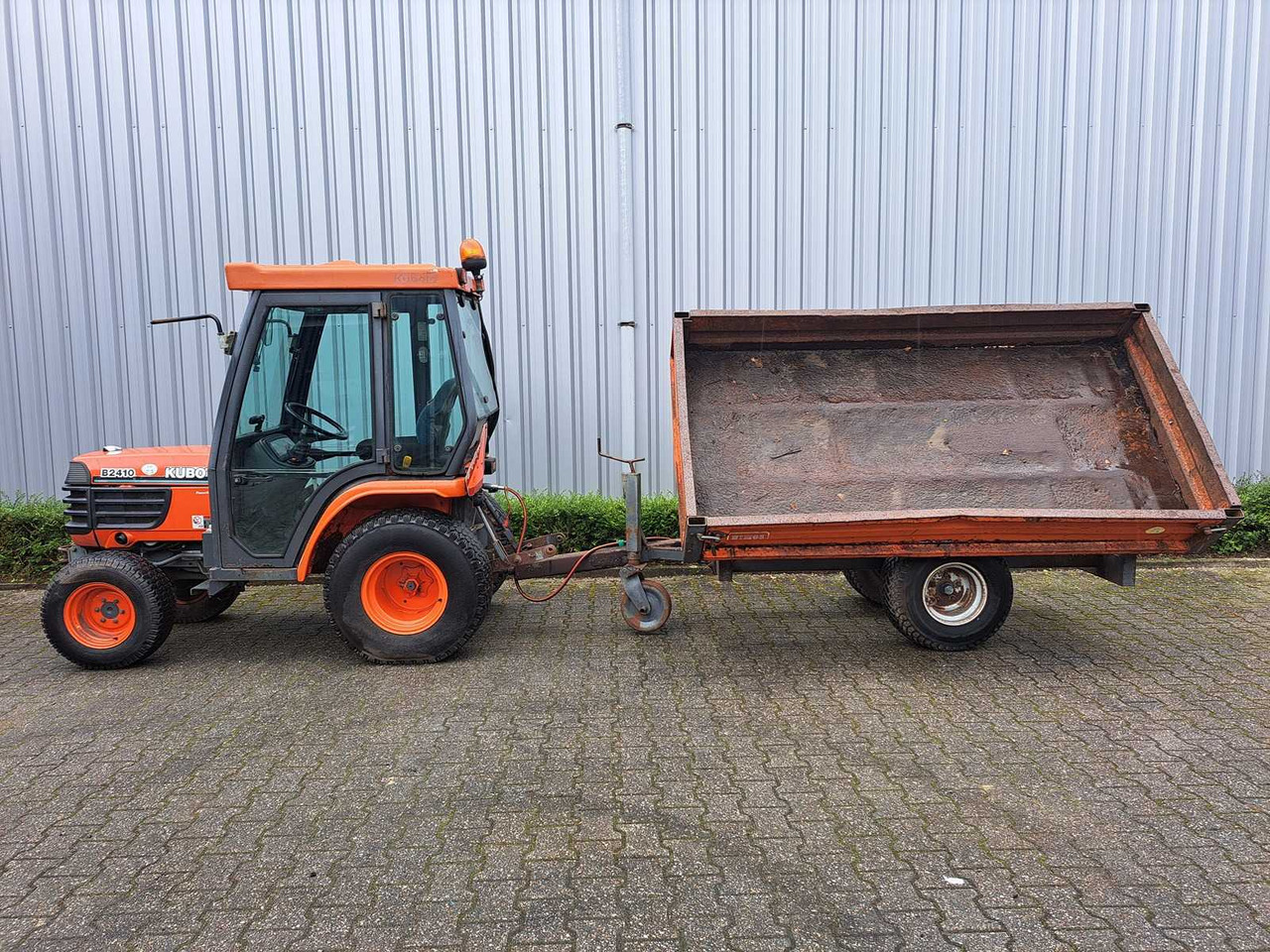Kubota B2410 - Trattore piccolo: foto 3 Kubota B2410 - Trattore piccolo: foto 3