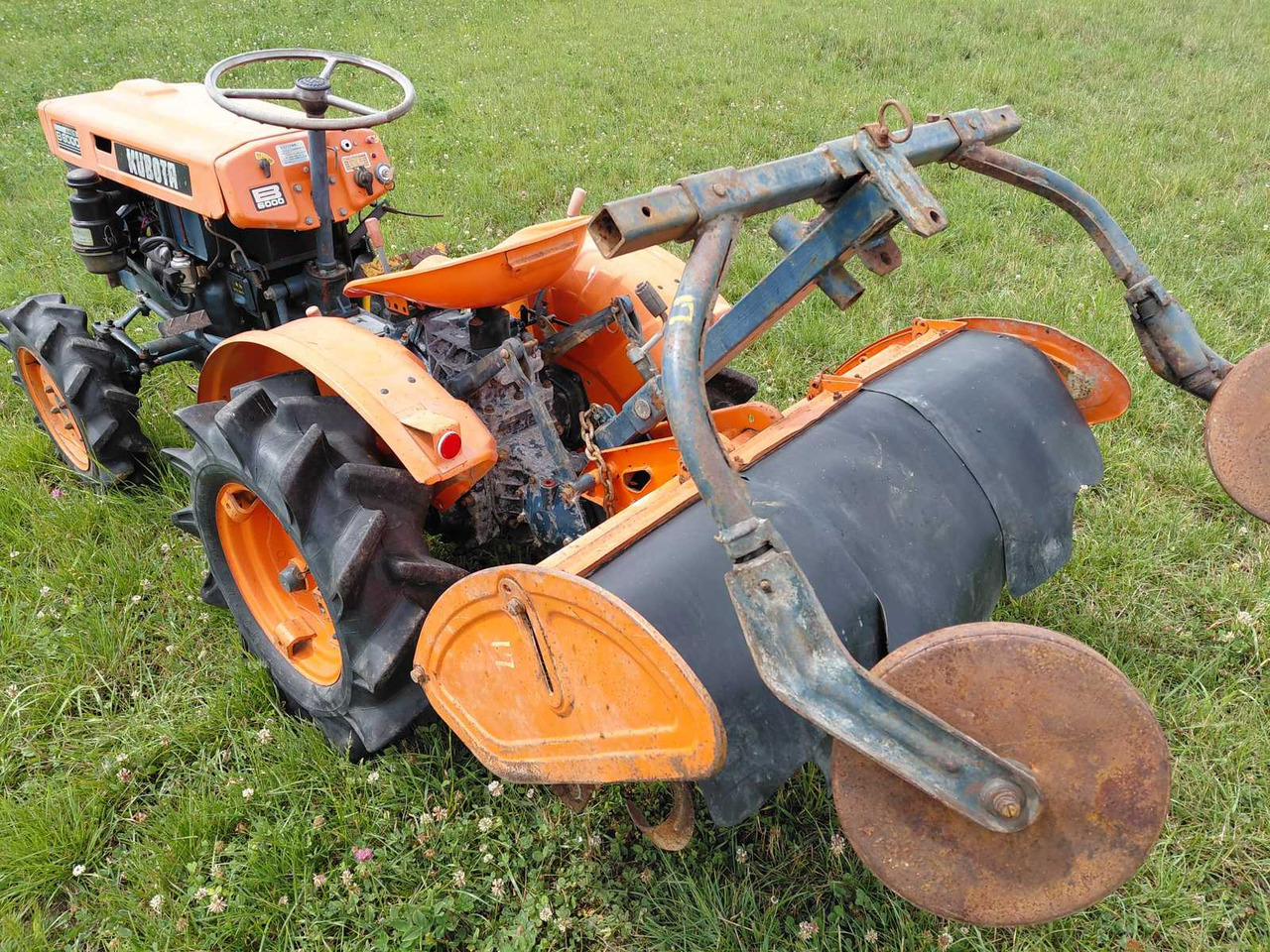 Kubota B6000 - Trattore piccolo: foto 5 Kubota B6000 - Trattore piccolo: foto 5