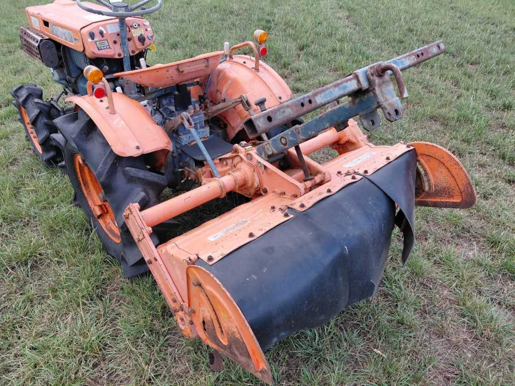 Kubota B7000 - Trattore piccolo: foto 4 Kubota B7000 - Trattore piccolo: foto 4