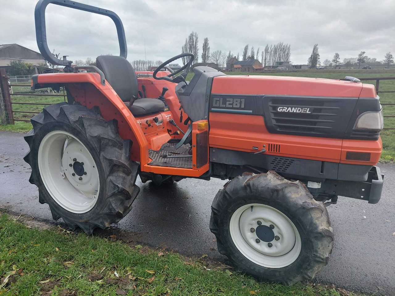 Kubota GL281 - Trattore piccolo: foto 4 Kubota GL281 - Trattore piccolo: foto 4