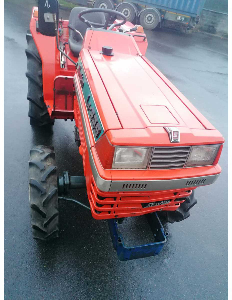 Kubota Sunshine L1-225 - Trattore piccolo: foto 2 Kubota Sunshine L1-225 - Trattore piccolo: foto 2
